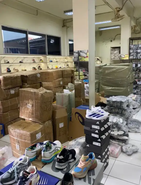 Foto produk 3 dari supplier rumahsepatuofficial_real