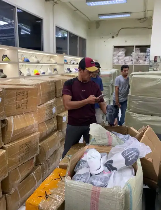 Foto produk 4 dari supplier rumahsepatuofficial_real